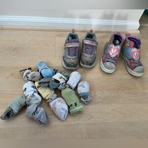 Girl Kids size 11.5 shoes and socks